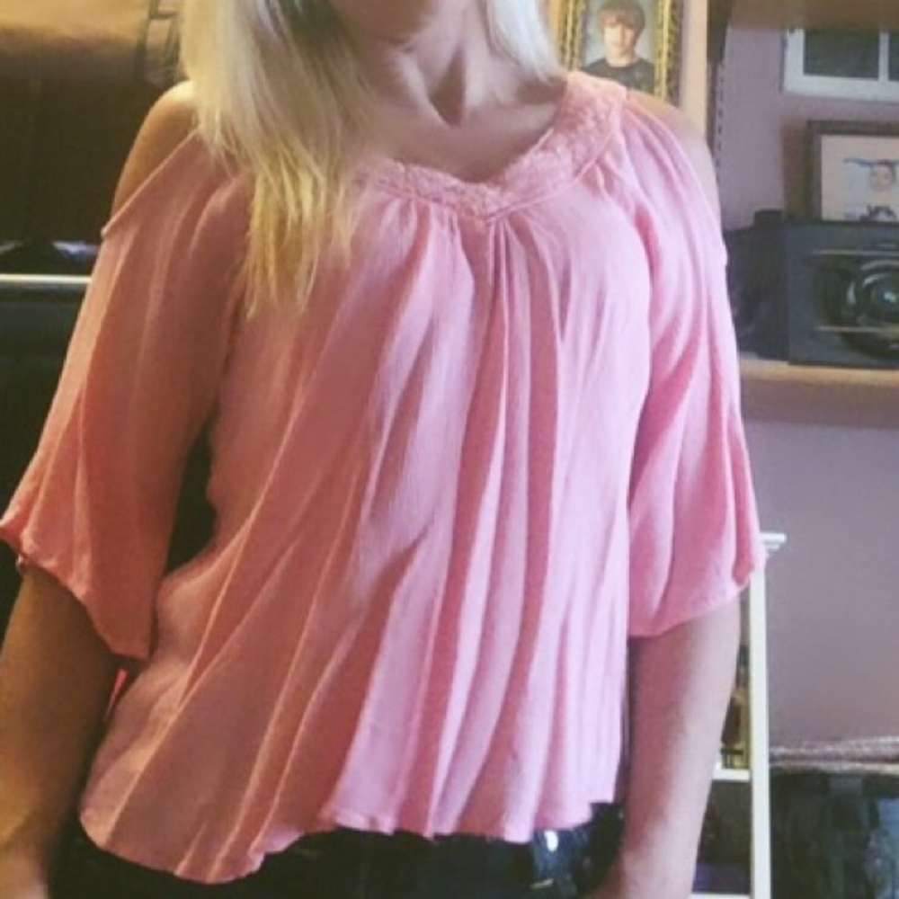 3/4 sleeve cold shoulder top - Picture 8 of 8